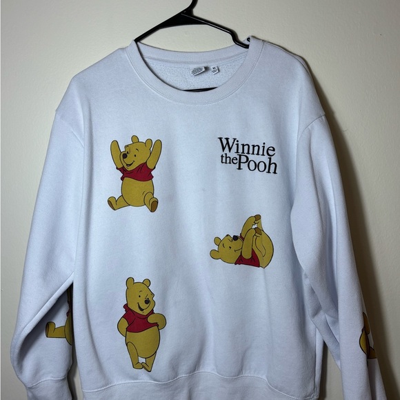 Winnie-the-Pooh Tops - Disney Winnie the Pooh White Fleece Sweatshirt Women XL Crew Neck Long Sleeve